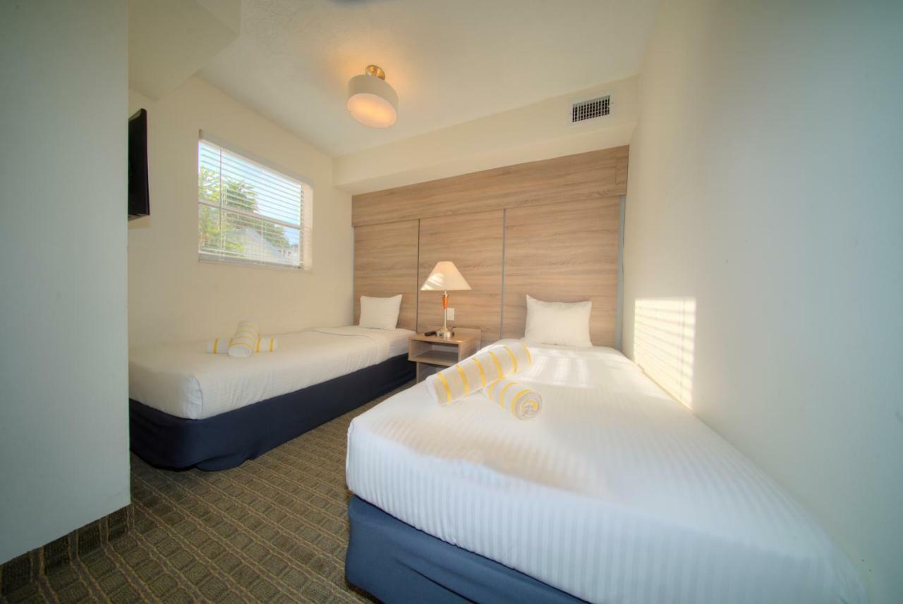 Club Lux Resort By The Beach Deerfield Beach Exterior photo